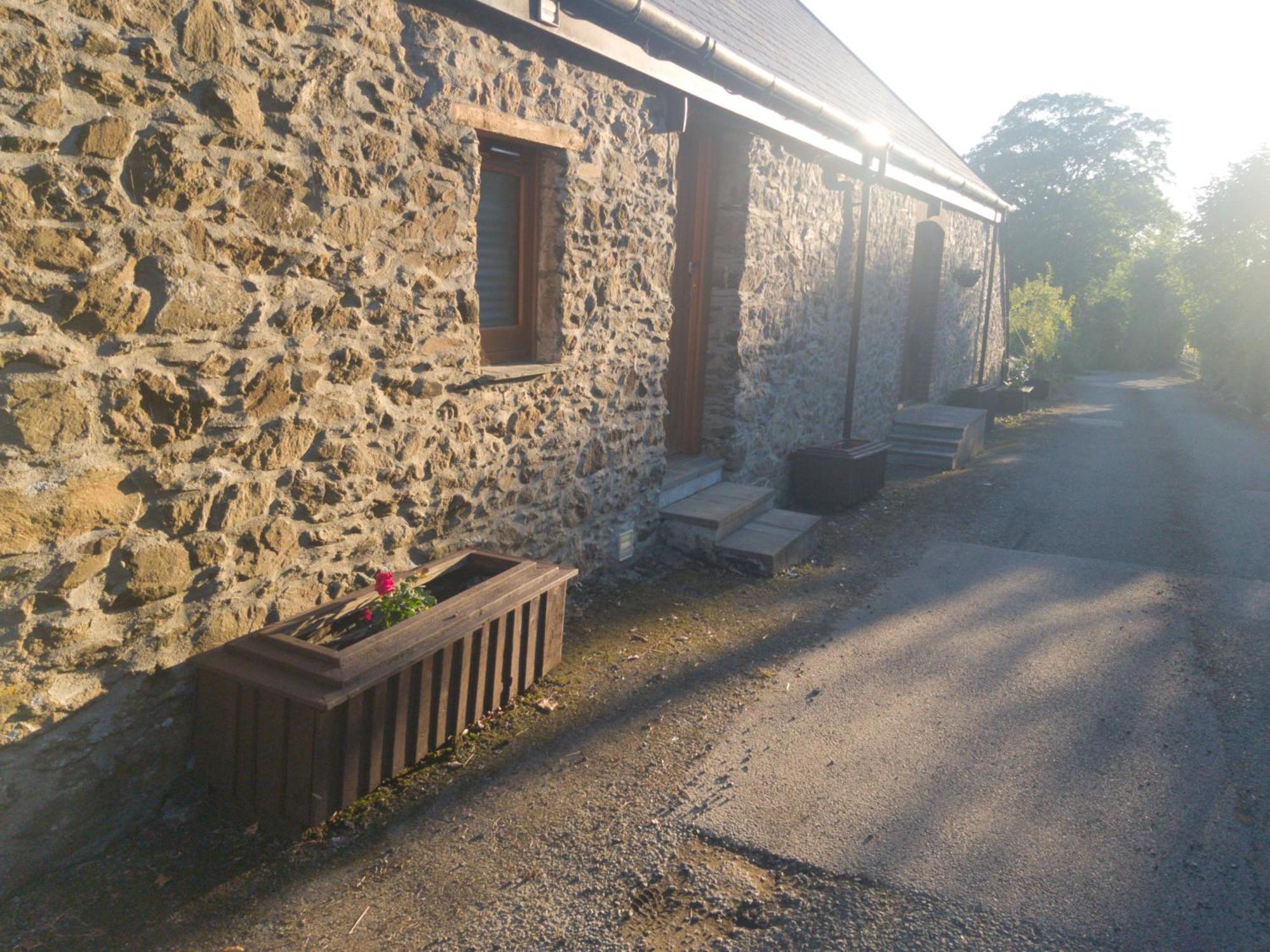 De-Vollard, Cornish Cottage, Lovely Village サルタッシュ エクステリア 写真