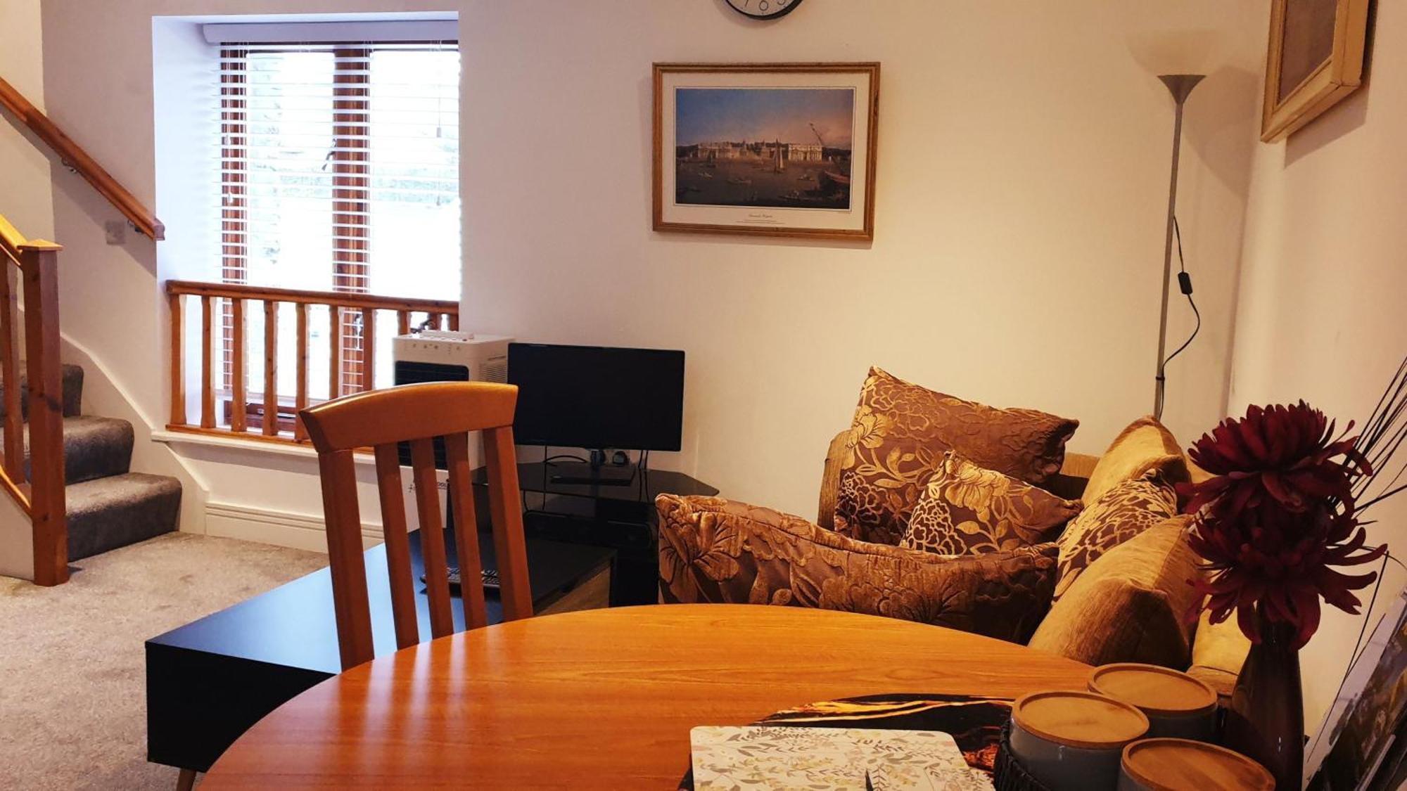 De-Vollard, Cornish Cottage, Lovely Village サルタッシュ エクステリア 写真